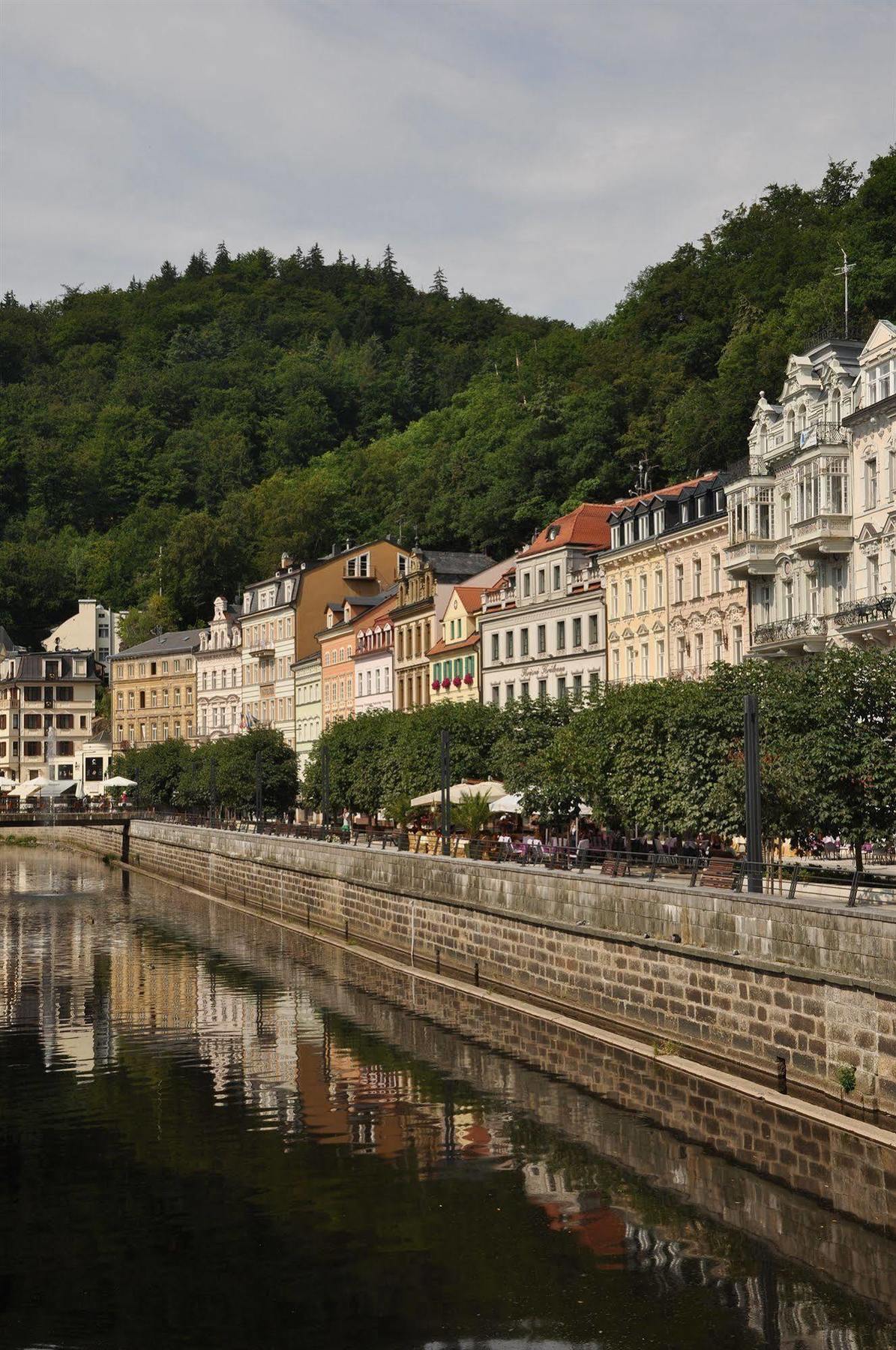 Hotel Maltezsky Kriz Karlovy Vary Exterior photo