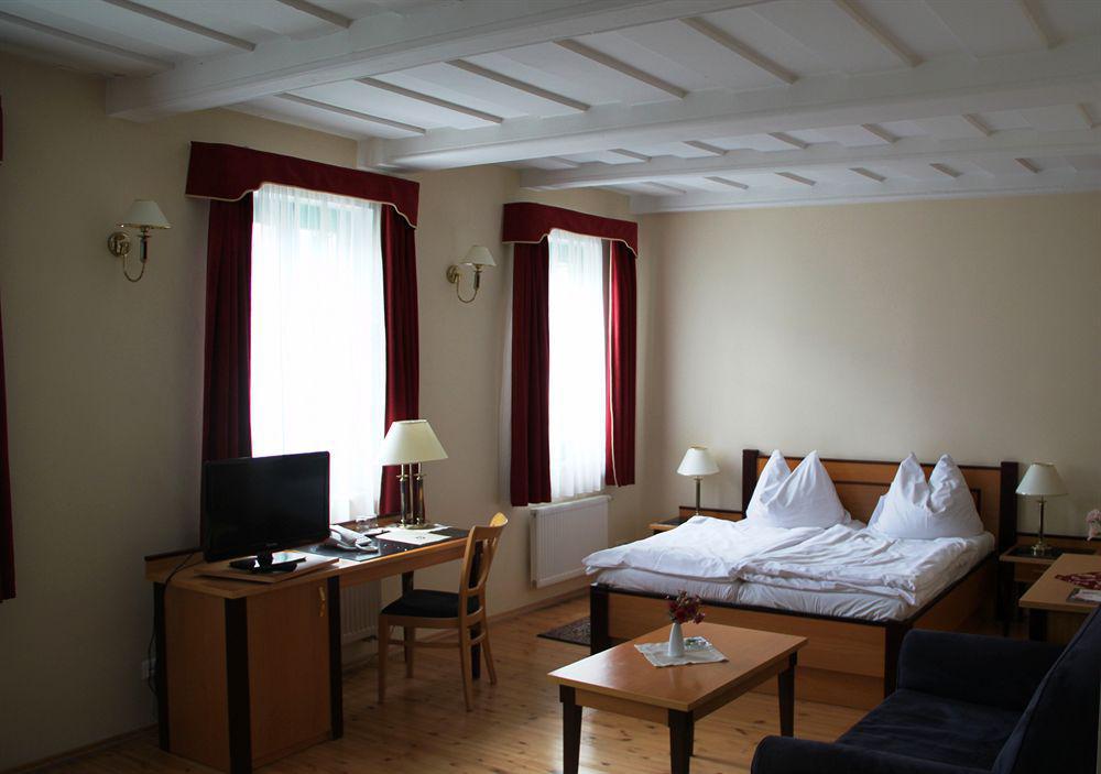 Hotel Maltezsky Kriz Karlovy Vary Exterior photo